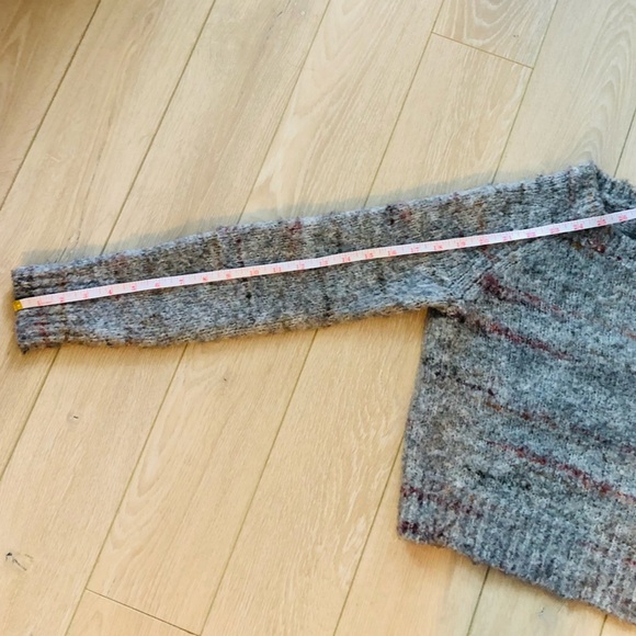 Shrinking Violet Cropped Grey & Warm Colored Sweater - Picture 6 of 8